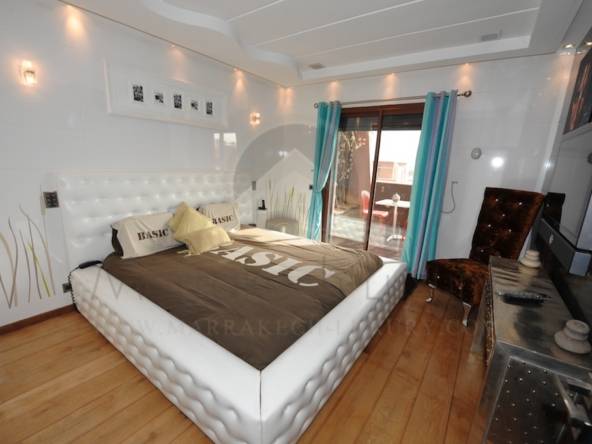 SPLENDIDE ET CHIC PENTHOUSE AVEC PISCINE SUSPENDUE PRIVÉE À MARRAKECH