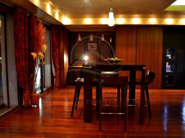 SPLENDIDE ET CHIC PENTHOUSE AVEC PISCINE SUSPENDUE PRIVÉE À MARRAKECH