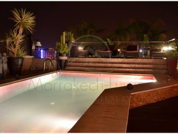 SPLENDIDE ET CHIC PENTHOUSE AVEC PISCINE SUSPENDUE PRIVÉE À MARRAKECH