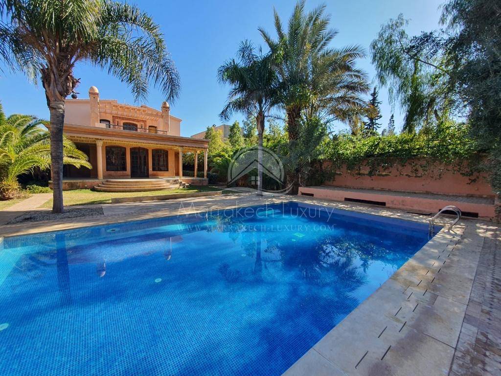 Grande Villa de charme avec piscine située à Targa Marrakech