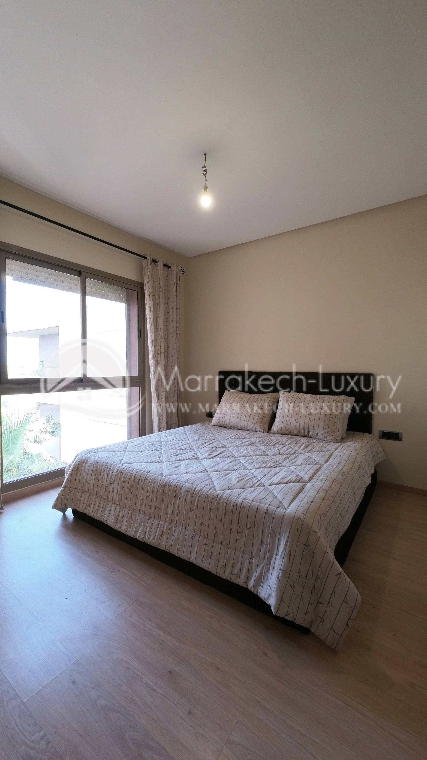 Appartement lumineux Dernier étage de 3 chambres avec Terrasse à Prestigia