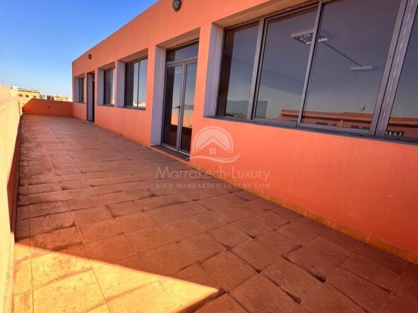 Bâtiment commercial de 1 100 m2 à louer - Sidi Ghanem